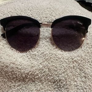 Quay pre loved sunglasses and pouch. See pics for minor signs of wear.